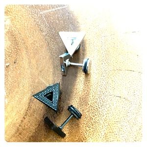 Black & silver earrings!! Package deal 😉🔥📥